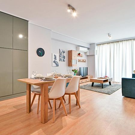 Ferienwohnung Modern Flat In The Heart Of Port Of Piräus Exterior foto